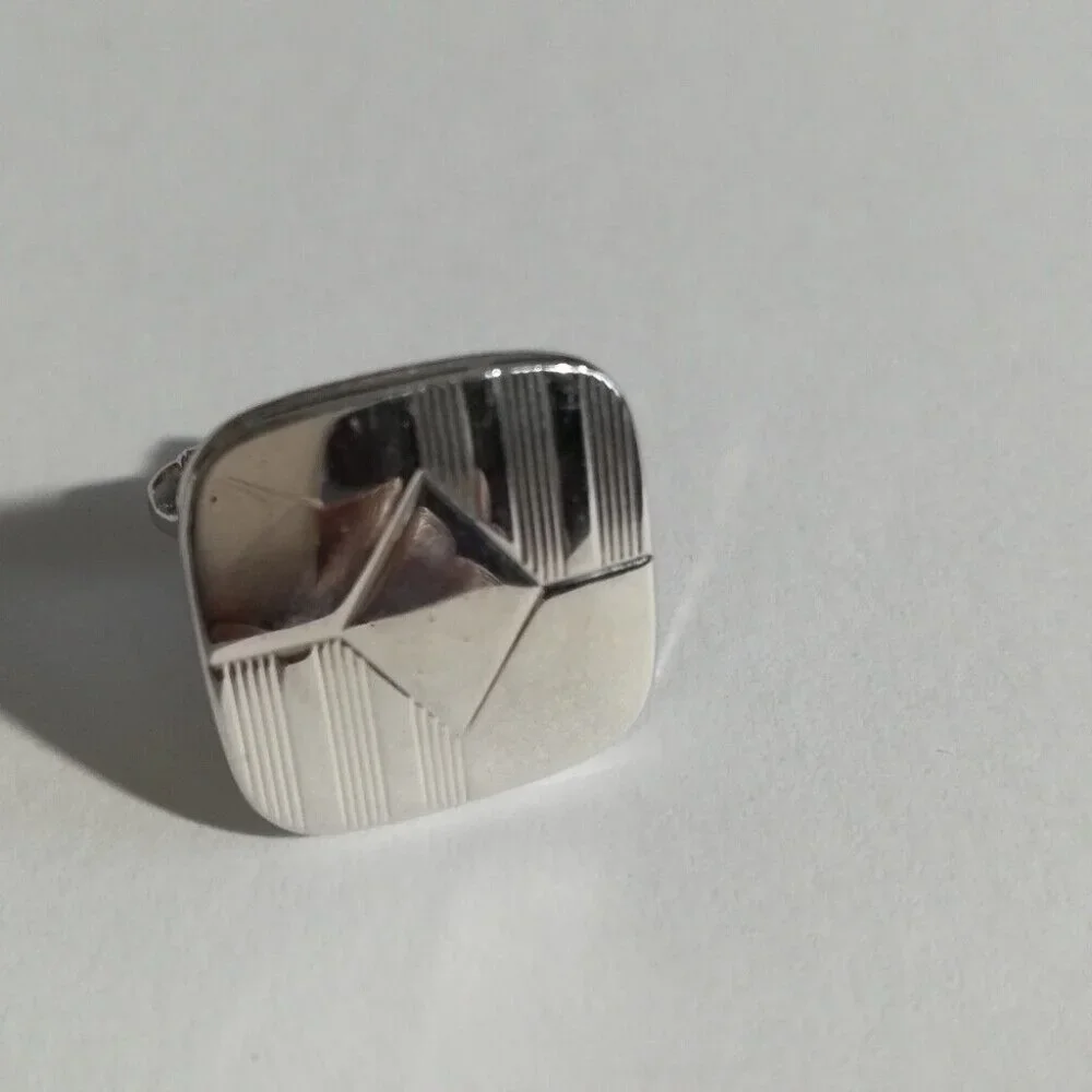 * Unbranded Silver Tone Minimalist Textured Geometric Cufflinks